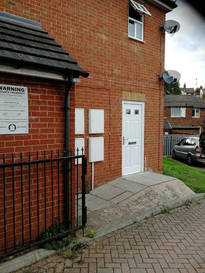 Metrolets 2 Daire Luton  Dış mekan fotoğraf
